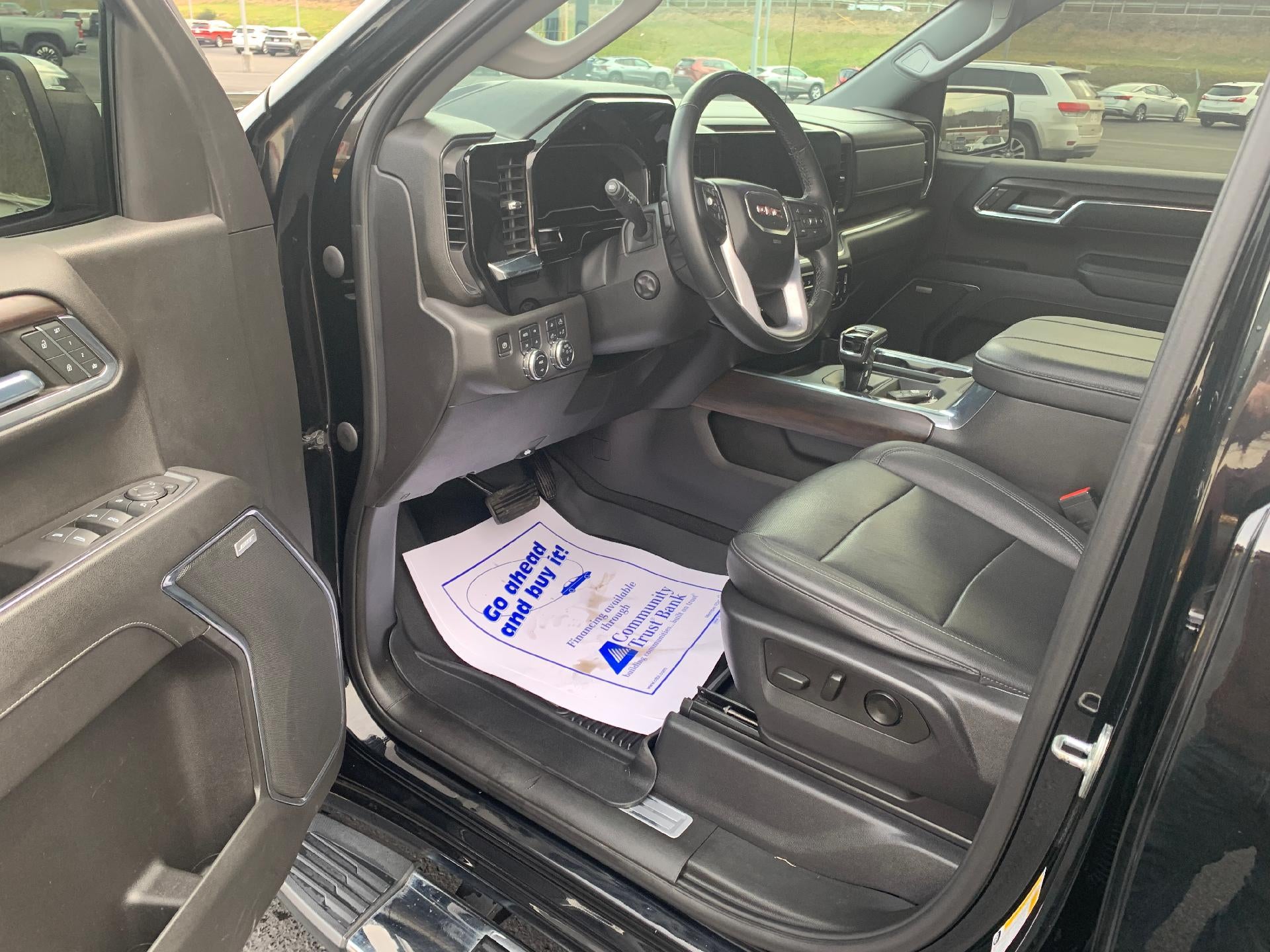 2023 GMC Sierra 1500 Crew Cab Short Box 4-Wheel Drive SLT