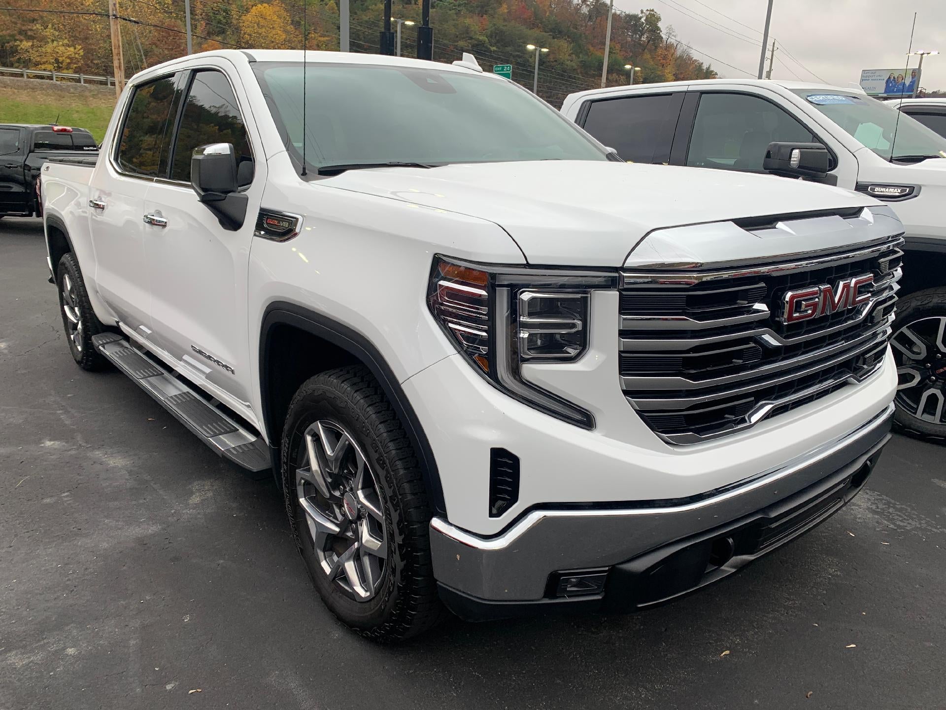 2023 GMC Sierra 1500 Crew Cab Short Box 4-Wheel Drive SLT