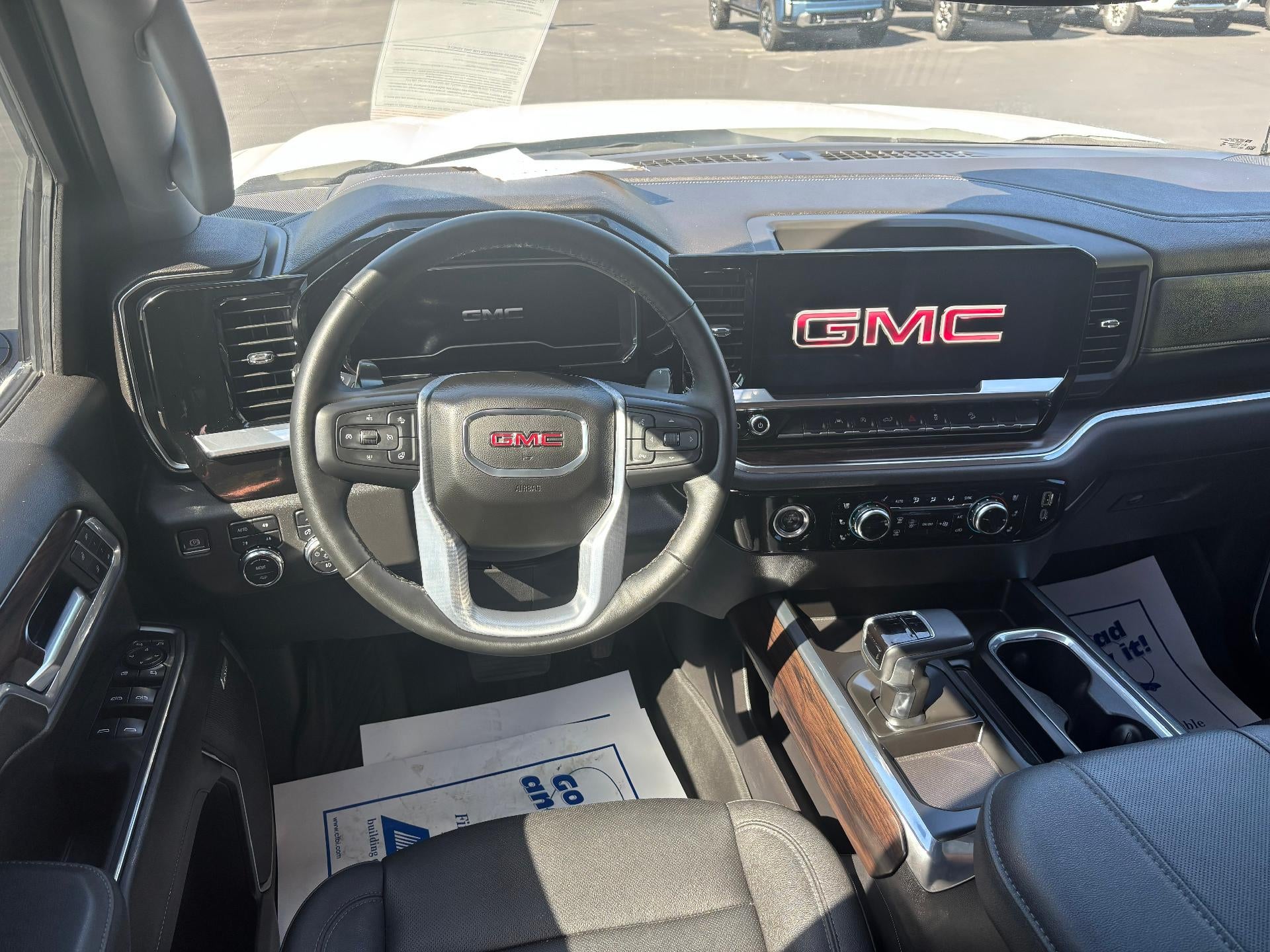 2023 GMC Sierra 1500 Crew Cab Short Box 4-Wheel Drive SLT