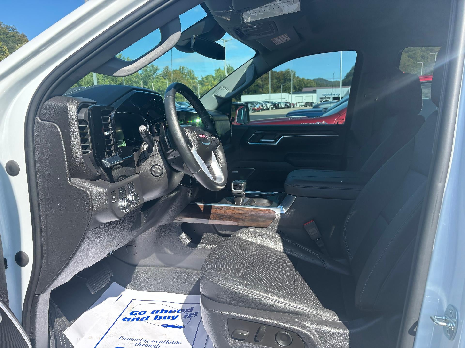 2023 GMC Sierra 1500 Crew Cab Short Box 4-Wheel Drive SLT