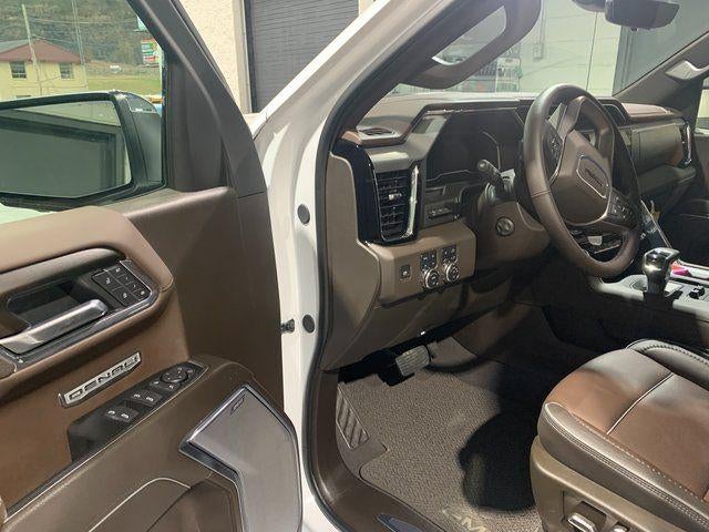 2025 GMC Sierra 1500 Crew Cab Short Box 4-Wheel Drive Denali