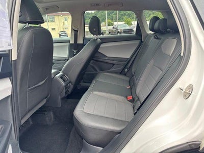 2024 Volkswagen Taos SE 4MOTION