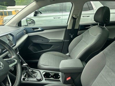 2024 Volkswagen Taos SE 4MOTION