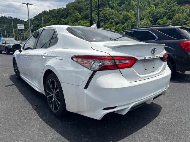 2018 Toyota Camry SE Auto (SE)