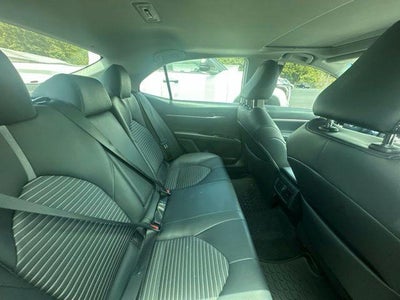 2018 Toyota Camry SE Auto (SE)