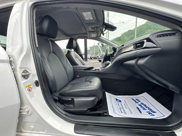 2019 Toyota Camry SE Auto (SE)