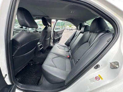 2019 Toyota Camry SE Auto (SE)