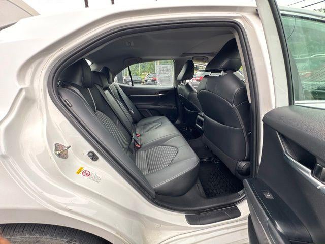2019 Toyota Camry SE Auto (SE)