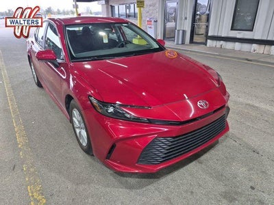 2025 Toyota Camry LE (SE)