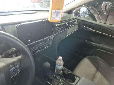 2025 Toyota Camry LE (SE)