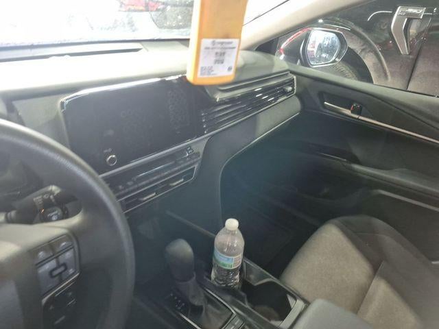 2025 Toyota Camry LE (SE)