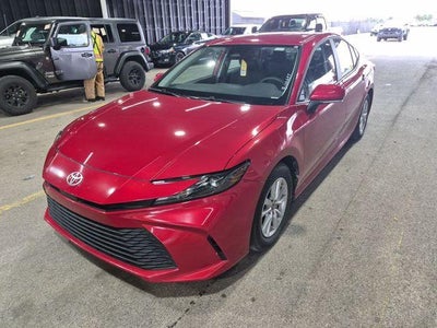 2025 Toyota Camry LE (SE)