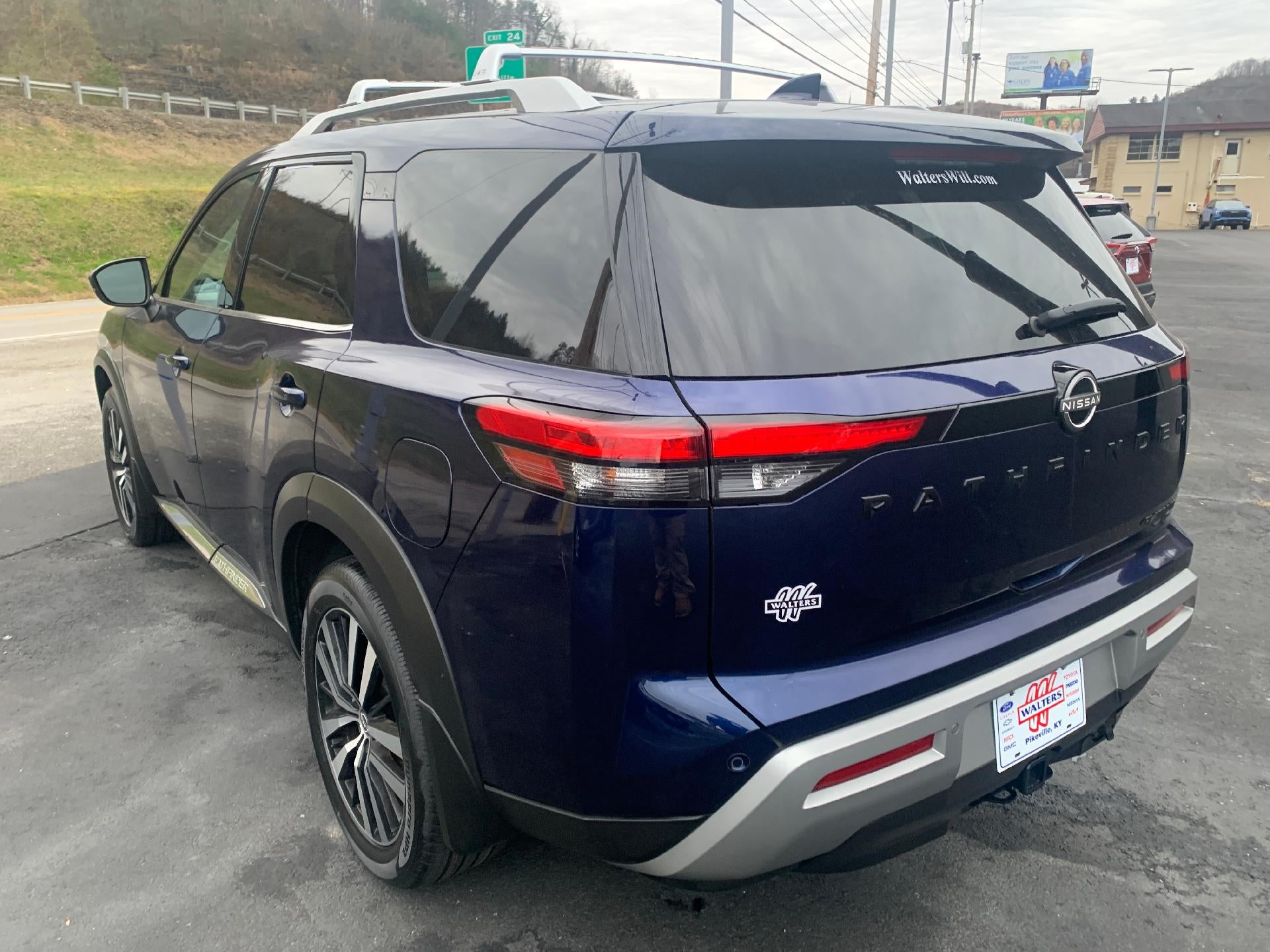 2023 Nissan Pathfinder Platinum 4WD