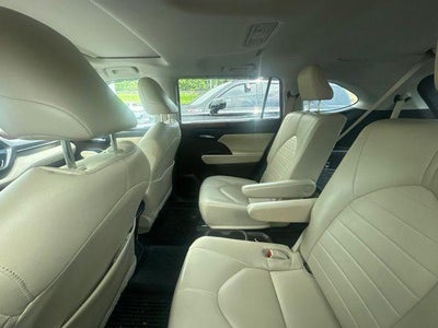 2022 Toyota Highlander XLE AWD (Natl)