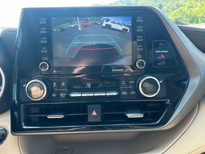 2022 Toyota Highlander XLE AWD (Natl)