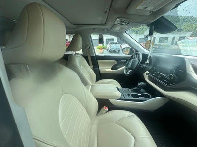 2022 Toyota Highlander XLE AWD (Natl)