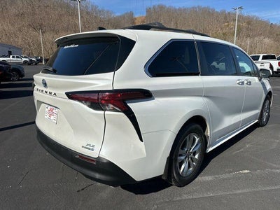 2022 Toyota Sienna XLE FWD 7-Passenger (Natl)