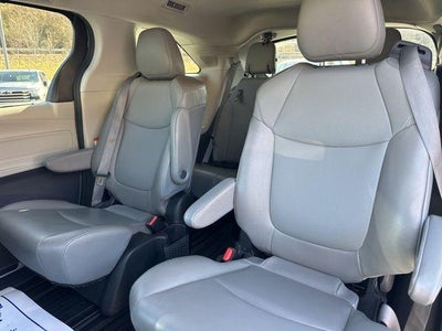 2022 Toyota Sienna XLE FWD 7-Passenger (Natl)