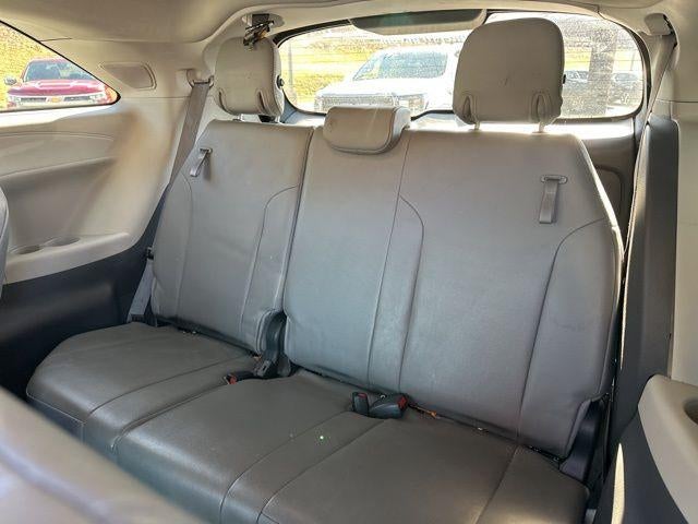 2022 Toyota Sienna XLE FWD 7-Passenger (Natl)