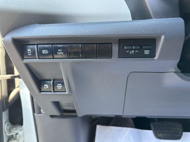 2022 Toyota Sienna XLE FWD 7-Passenger (Natl)