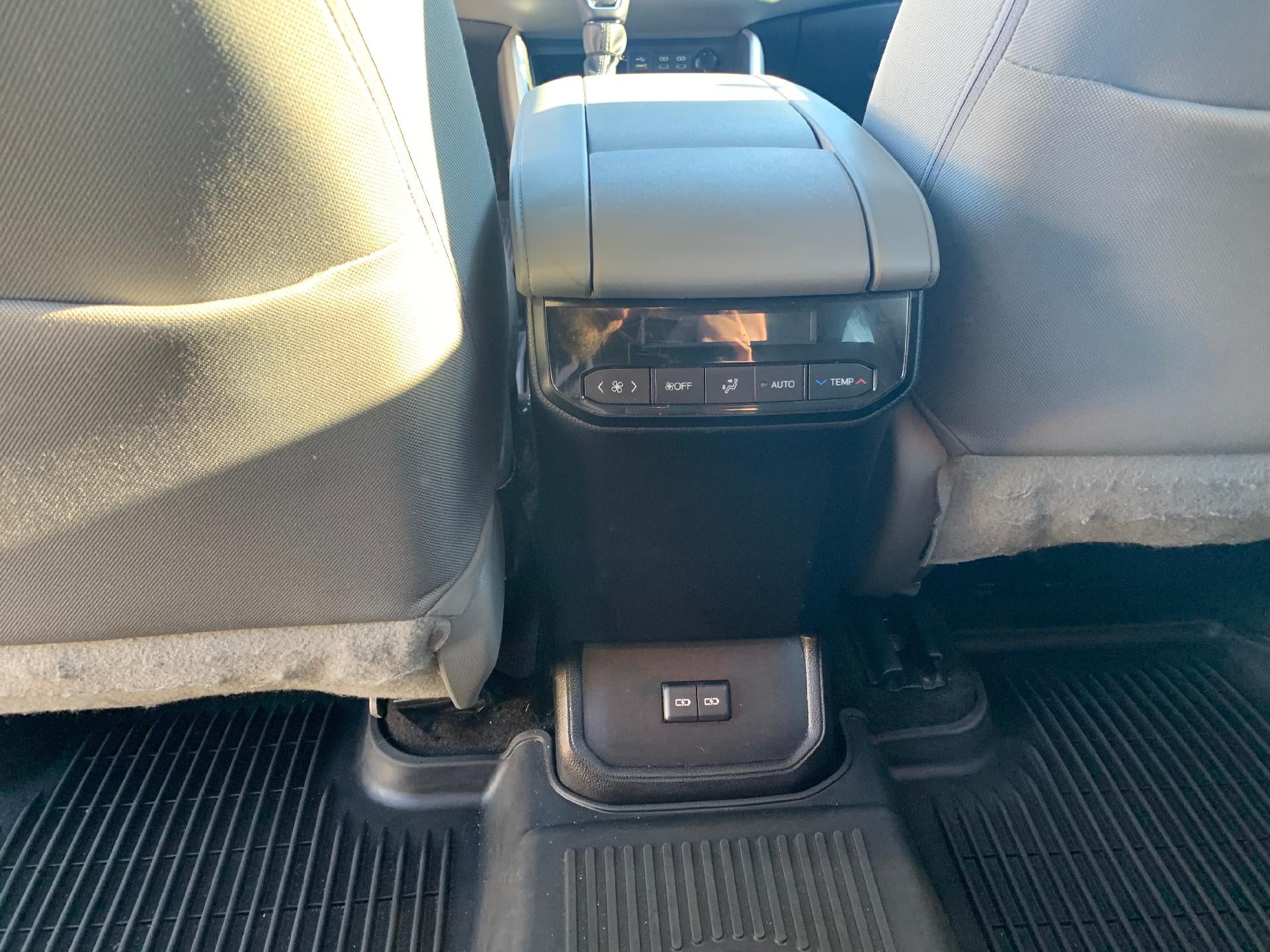 2023 Toyota Highlander L FWD (Natl)