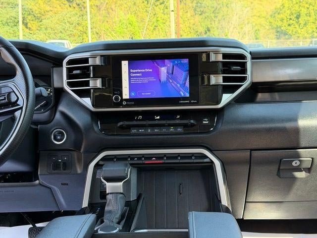 2024 Toyota Tundra 4WD 4WD SR5 CrewMax 5.5' Bed (SE)