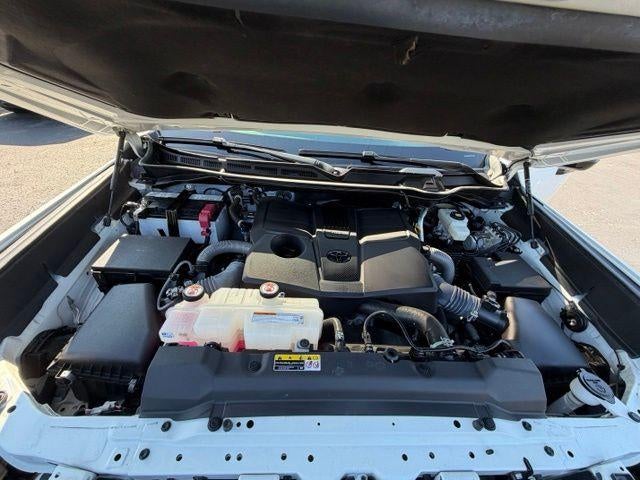 2024 Toyota Tundra 4WD 4WD SR5 CrewMax 5.5' Bed (SE)