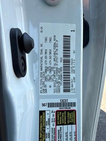 2024 Toyota Tundra 4WD 4WD SR5 CrewMax 5.5' Bed (SE)