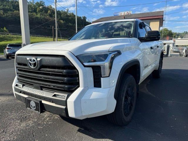2024 Toyota Tundra 4WD 4WD SR5 CrewMax 5.5' Bed (SE)