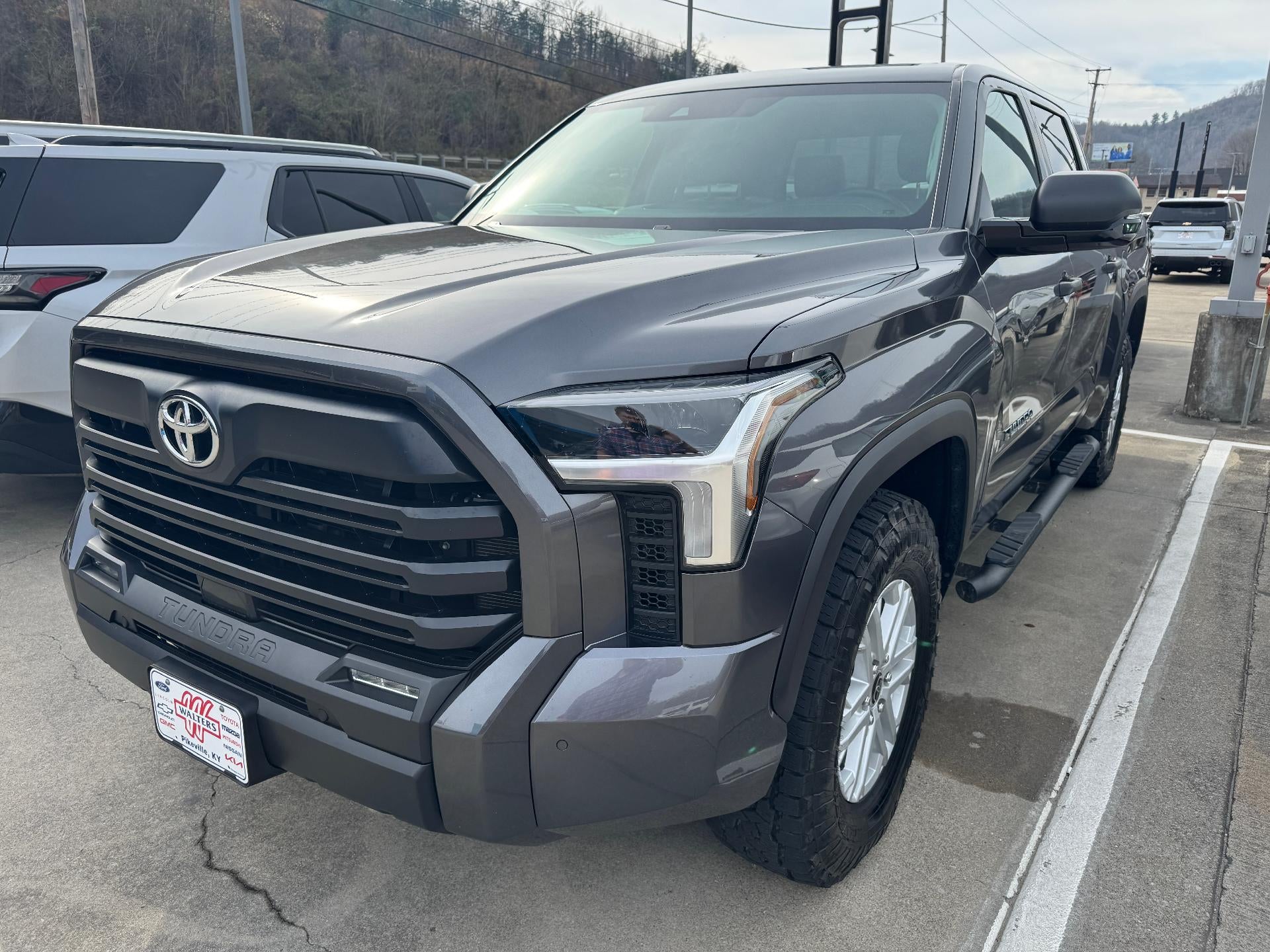 2024 Toyota Tundra 4WD 4WD SR5 CrewMax 5.5' Bed (SE)