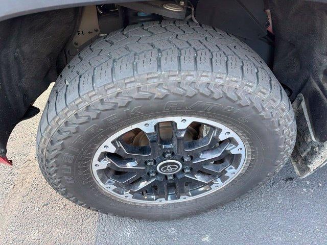 2024 Toyota Tundra 4WD 4WD SR5 CrewMax 5.5' Bed (SE)