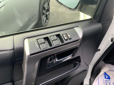 2024 Toyota 4Runner SR5 4WD (GS)