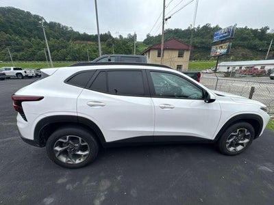2025 Chevrolet Trax FWD 4dr LT
