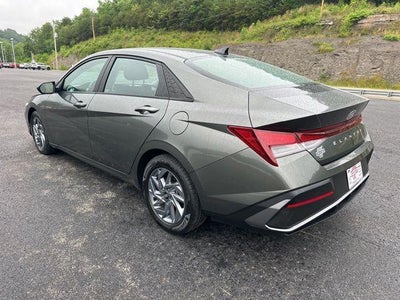 2024 Hyundai Elantra SEL IVT