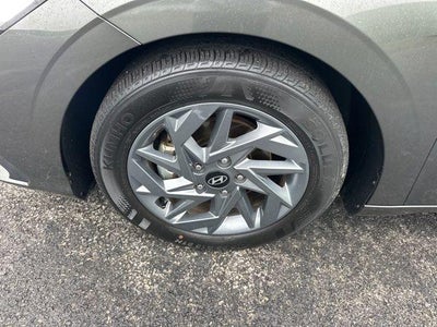 2024 Hyundai Elantra SEL IVT