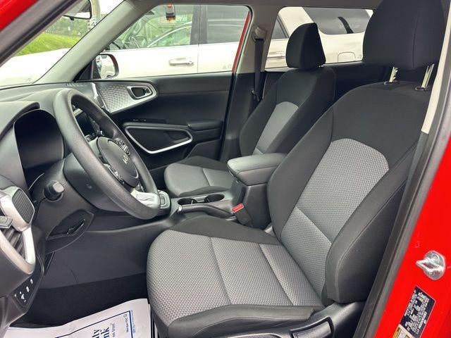 2024 Kia Soul LX IVT