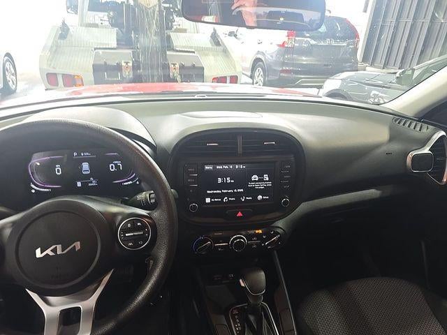 2024 Kia Soul LX IVT