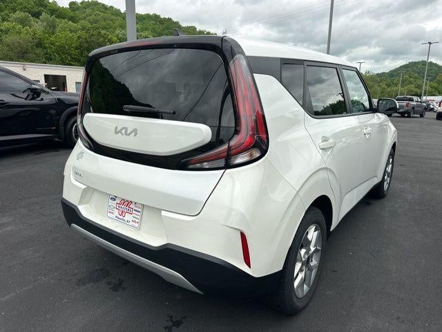 2024 Kia Soul LX IVT