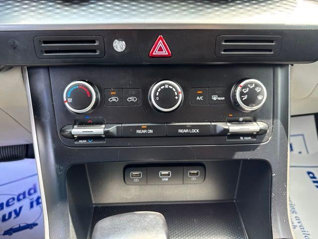 2022 Kia Carnival LXS FWD