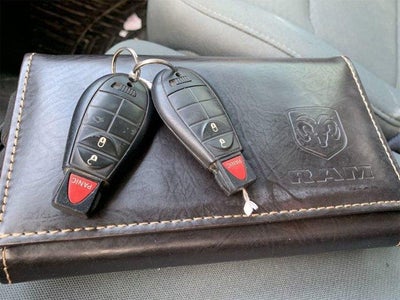 2017 RAM 1500 Express 4x4 Crew Cab 5'7" Box