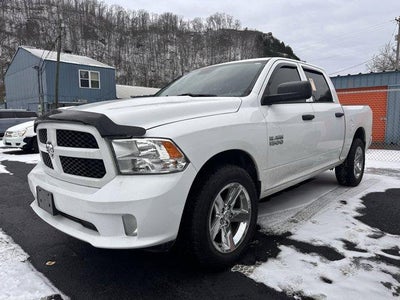 2017 RAM 1500 Express 4x4 Crew Cab 5'7" Box