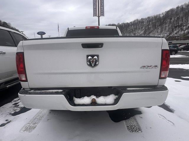 2017 RAM 1500 Express 4x4 Crew Cab 5'7" Box