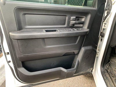 2017 RAM 1500 Express 4x4 Crew Cab 5'7" Box