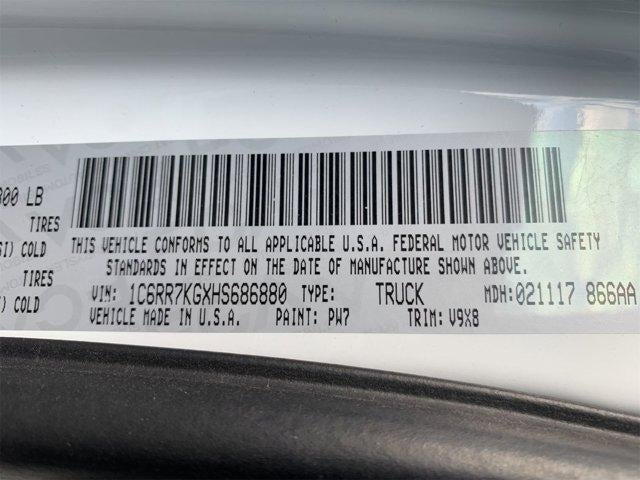 2017 RAM 1500 Express 4x4 Crew Cab 5'7" Box