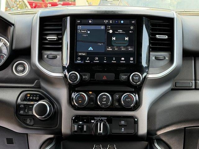 2022 RAM 1500 Big Horn 4x4 Crew Cab 5'7" Box