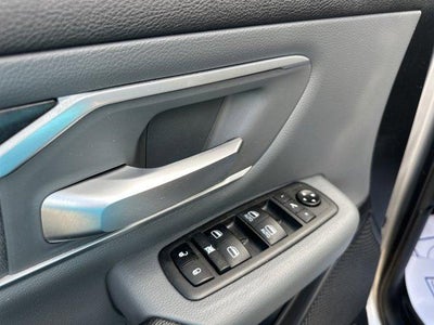 2021 RAM 1500 Big Horn 4x4 Crew Cab 5'7" Box