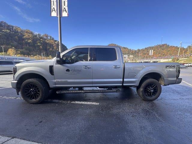 2022 Ford Super Duty F-250 SRW LARIAT 4WD Crew Cab 6.75' Box
