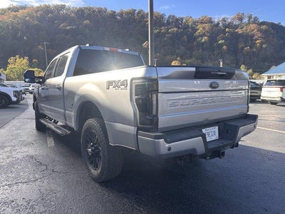 2022 Ford Super Duty F-250 SRW LARIAT 4WD Crew Cab 6.75' Box