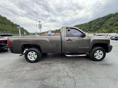 2007 Chevrolet Silverado 1500 2WD Regular Cab Long Box LT w/1LT