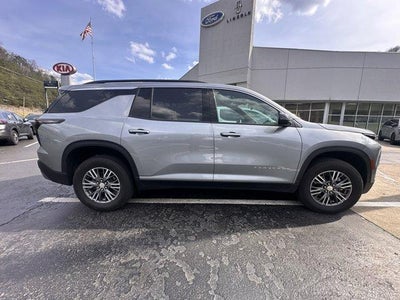 2025 Chevrolet Traverse LT w/2LT